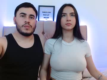 couple Best Hot Camgirls with moonbrunettee